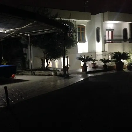 Vera's فندق مبيت وإفطار 3*