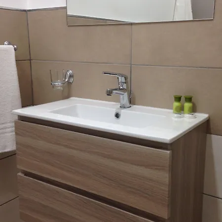 فندق مبيت وإفطار Vera's 3*