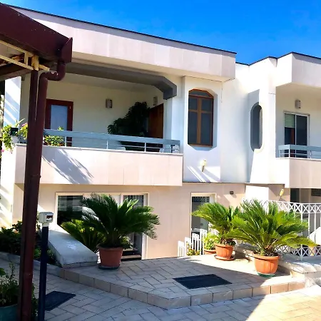Vera's Bed & Breakfast 2*